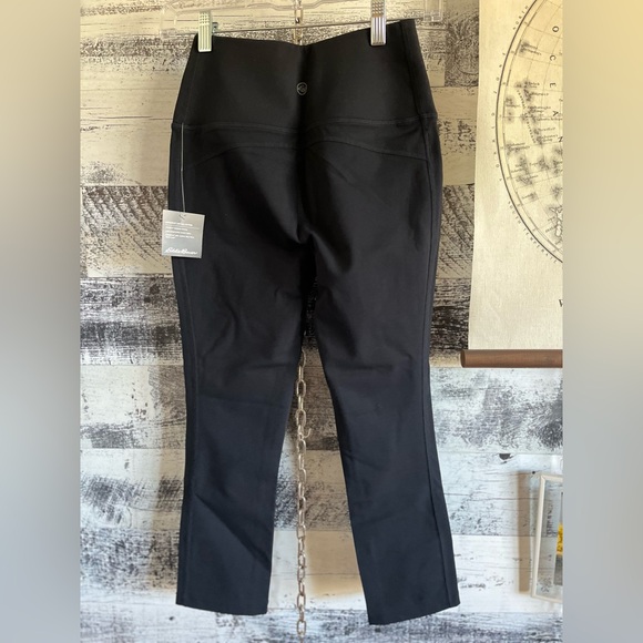 Women's Movement Lux High-Rise Capris Size Small - Picture 3 of 4